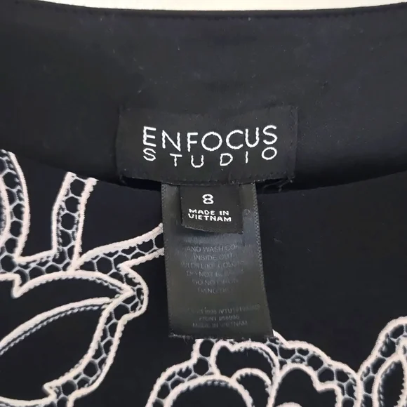 Dress - Picture 4 of 4